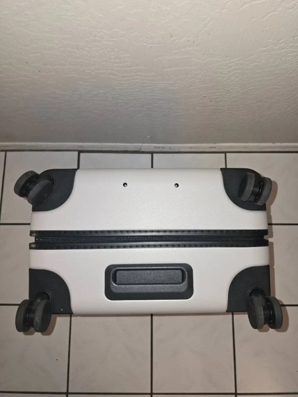 Away Medium Checked Luggage Hard Shell Suitcase with Spinner Wheels CLOUD GRAY